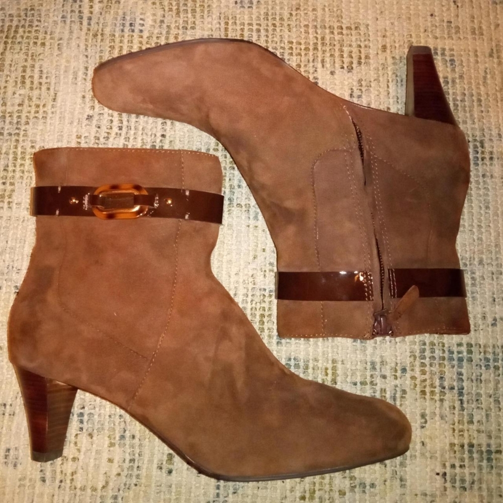 Cole haan size 9b brown suede mid zipper bootie